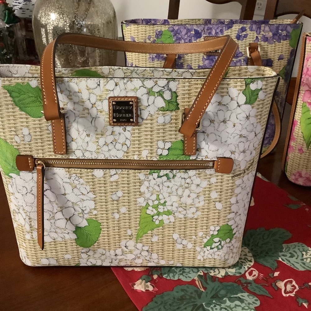 NWT Dooney & Bourke Hydrangea Basketweave Shopper in White - Picture 2 of 7